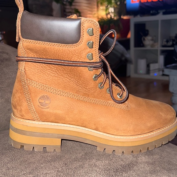 NEW TIMBERLAND Mens Courma Guy Waterproof BOOTS Size 10 - Picture 1 of 4